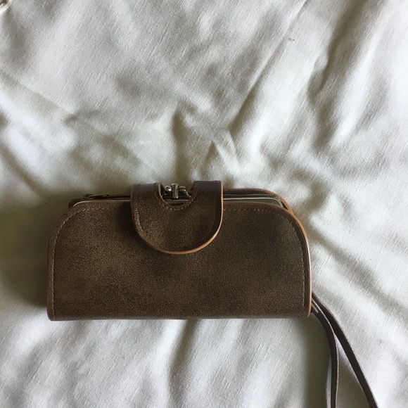 Multiple Storage Wallet/Wristlet - Picture 1 of 9